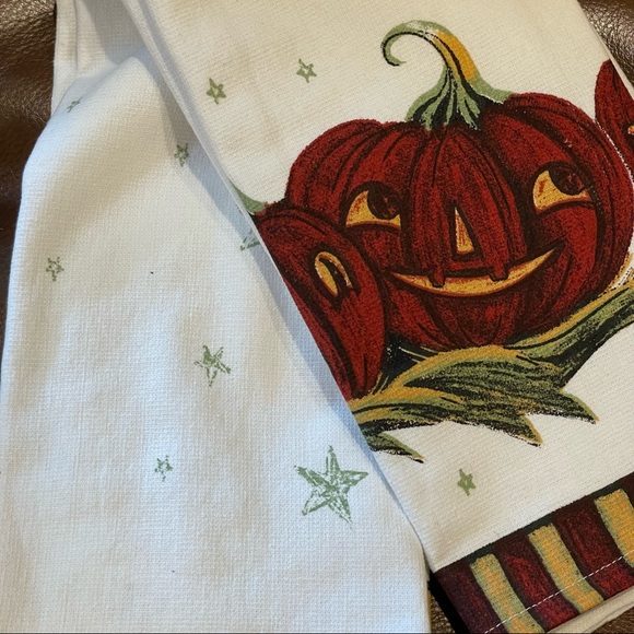 Johanna Parker Set of 2 Fall Kitchen Towels Autumn Pumpkin Design BRAND NEW!! - Picture 3 of 3